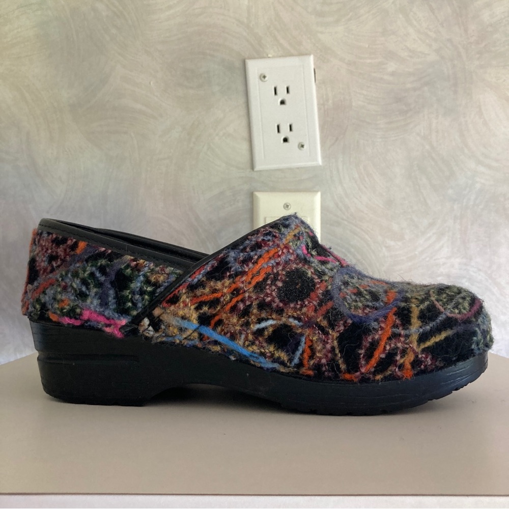 DANSKO Multi-Colored Wool Confetti Yarn Clogs Sz 39 Professional
